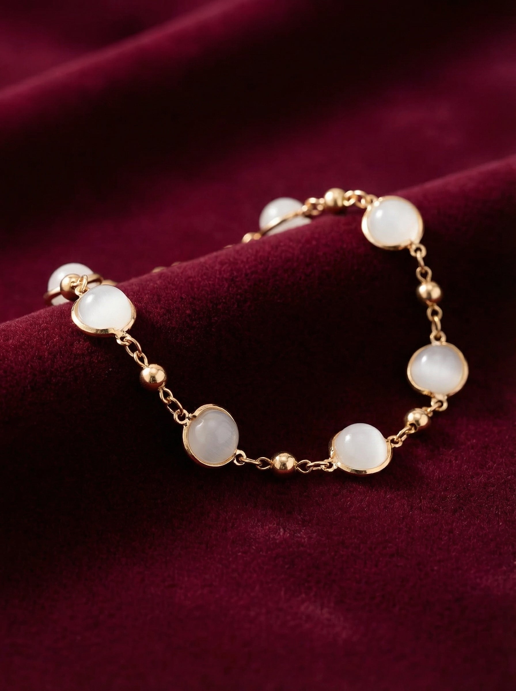 Luminous Pearl Bracelet