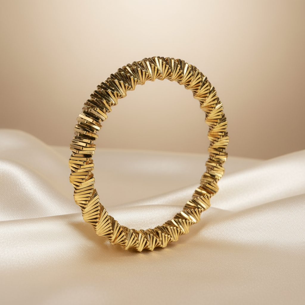 Elegant Gold Textured Bangle Bracelet – Luxury Women’s Statement Jewelry