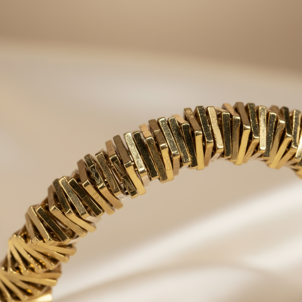 Elegant Gold Textured Bangle Bracelet – Luxury Women’s Statement Jewelry